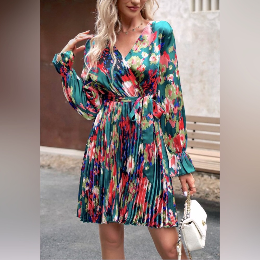 NWOT Abstract Floral Print Long Sleeve Dress with Pleated Skirt, Size:Large